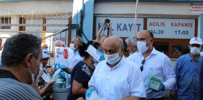 ATSO’dan sebze halinde maske dağıtımı