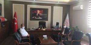 DEFNE BELEDİYE BAŞKANI GÜZELDEN İL SAĞLIK MÜDÜR’Ü HAMBOLAT’A ZİYARET