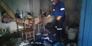 Çöp ev boşaltıldı, sahipleri hastaneye götürüldü