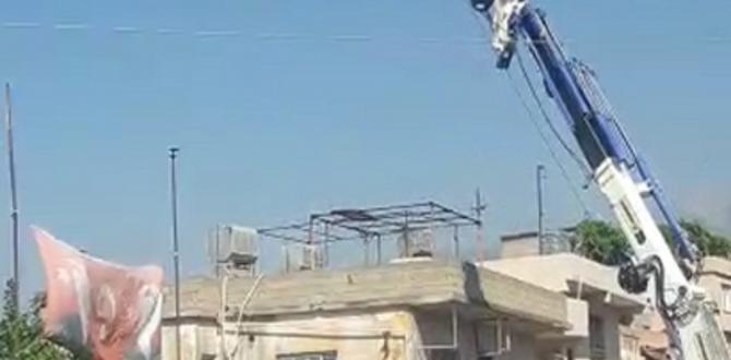 Evinde ölü bulunan adamın cesedi vinçle çıkartıldı