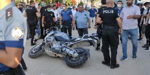 Motosikletli yunus polisler kaza yaptı: 2 yaralı