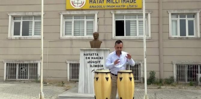 Öğretmenler, öğrencilerini özleyince şarkı besteledi