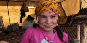 Koyunların peşinde hayallerine koşuyorlar