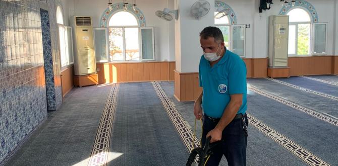 İBADETHANELERDE TEMİZLİK ÇALIŞMALARI TİTİZLİKLE YÜRÜTÜLÜYOR