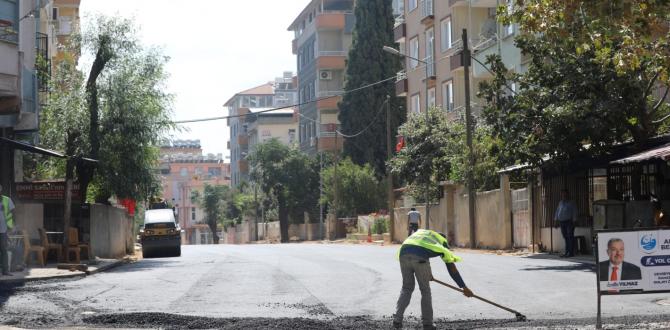 CUMHURİYET MAHALLESİ İPEK SOKAKLAR ASFALTLANIYOR