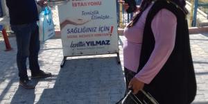 PAZARLARDA MASKE DAĞITIMI DEVAM EDİYOR