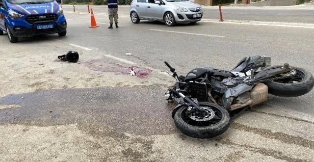 Samandağ’da motosikletler çarpıştı: 2 yaralı