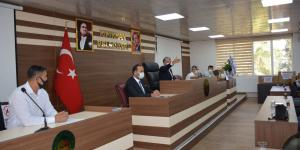 BAŞKAN YAVUZ PAZARCI GİYİM ESNAFLARI İLE TOPLANTIDA BİR ARAYA GELDİ