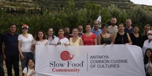 Slow Food Antakya Topluluğu’nun Ekim Ayı Etkinliği Nar Ekşisi Oldu