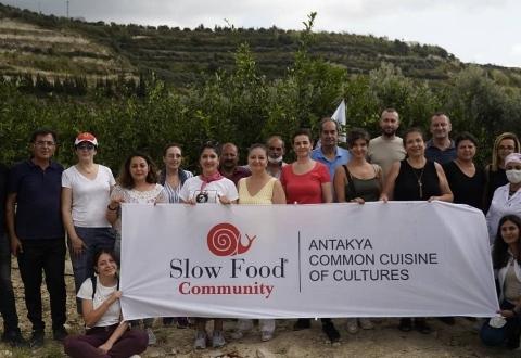Slow Food Antakya Topluluğu’nun Ekim Ayı Etkinliği Nar Ekşisi Oldu