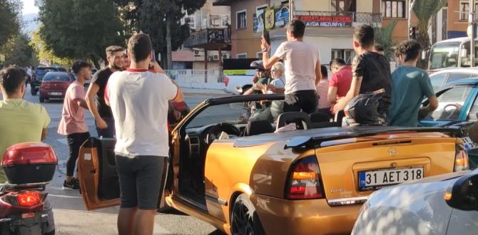 Trafikte asker eğlencesi yaptılar