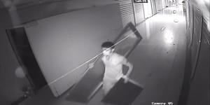 Çarşı tuvaletinin kapılarını çaldılar