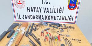 Evini silah atölyesine çevirmiş