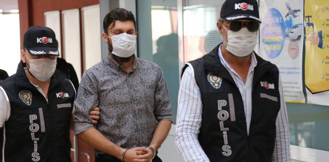 Kocaeli’de FETÖ operasyonunda yakalanan 5 kişi adliyeye sevk edildi