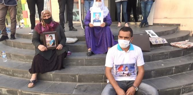 Evlat nöbetindeki ailelerden Hatay’da orman yakan PKK’ya sert tepki