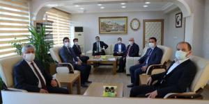 Yayladağı’nda çilek kurutma tesisi için imzalar atıldı