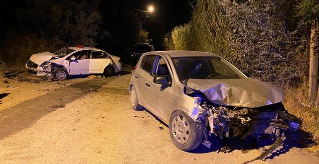 Hatay’da otomobiller kafa kafaya çarpıştı: 5 yaralı