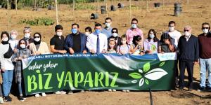 Kocaeli’deki gençler Hatay’daki orman yangını için fidan dikti