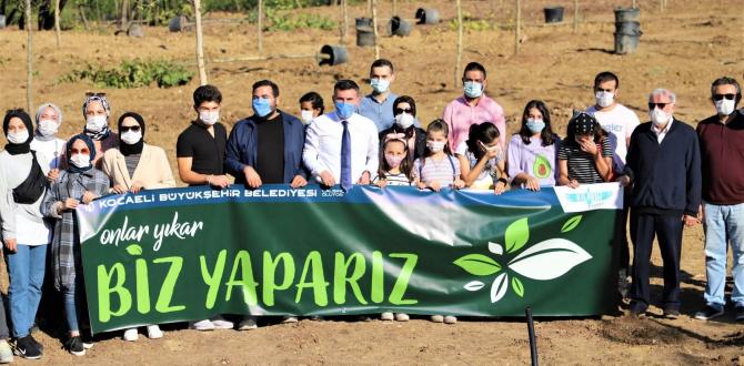 Kocaeli’deki gençler Hatay’daki orman yangını için fidan dikti