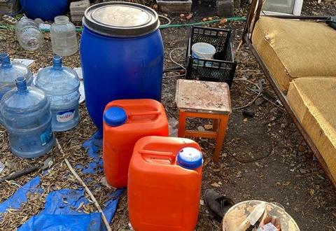 İskenderun’da 3 bin 230 litre el yapımı içki ele geçirildi