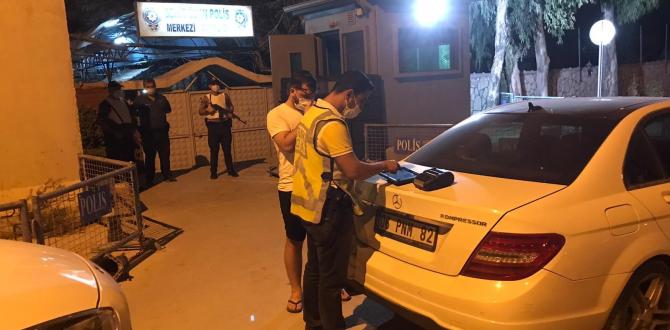 Trafikte makas atarken polis kamerasına yakalandı