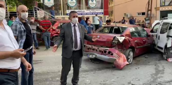 Hatay’da yangına su taşıyan tanker 13 aracı biçti