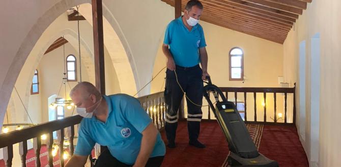 İBADETHANELERDE TEMİZLİK ÇALIŞMALARI TİTİZLİKLE YÜRÜTÜLÜYOR