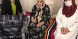 BAŞKAN YILMAZ’IN TALİMATLARI İLE  YAŞLI TEYZEYE TEKERLEKLİ SANDALYESİ TESLİM EDİLDİ