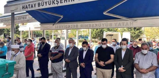 Ak Parti İl Yönetim Kurulu üyeleri değerli büyüğünü son yolculuğuna uğurladı.