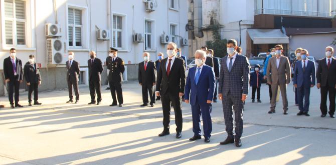 24 KASIM ÖĞRETMENLER GÜNÜ SAMANDAĞ’DA KUTLANDI