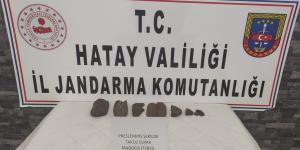 Uyuşturucuları toprağın altına gömerek saklamış