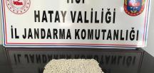 Hatay’da motosikletten atılan poşetten uyuşturucu hap çıktı