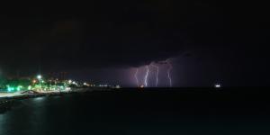 İskenderun Körfezi’nde şimşekler görsel bir şölen oluşturdu