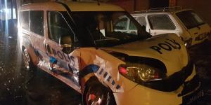 Hatay’da mülteci taşıyan araç polis ekibine çarptı