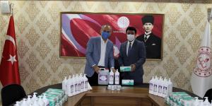 İskenderun’da okullara hijyen malzemeleri dağıtıldı