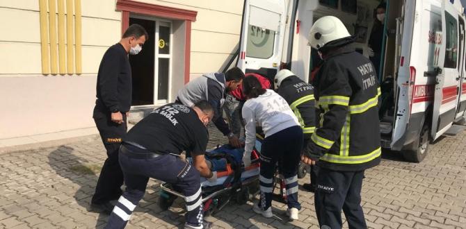 Çatıdan düşen işçiyi itfaiye kurtardı