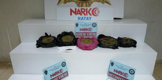 Uyuşturucuyu poşetle attılar, jandarmaya yakalandılar