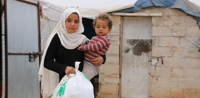 Afrin’de bin yetime çocuk gıda paketi