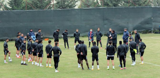 Ömer Erdoğan: “Hem fiziksel hem de oyun anlamında üzerine koymaya çalışıyoruz”