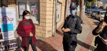 Payas’ta polis kadına şiddetinin önlenmesi için broşür dağıttı