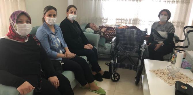 BAŞKAN YILMAZ’IN TALİMATLARI İLE HASTA VATANDAŞA TEKERLEKLİ SANDALYESİ TESLİM EDİLDİ