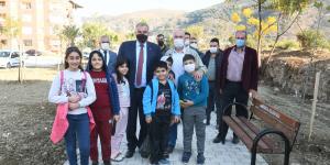 “KÜÇÜKDALYAN MAHALLEMİZDEKİ PARKIMIZI EN KISA SÜREDE HİZMETE SUNACAĞIZ”