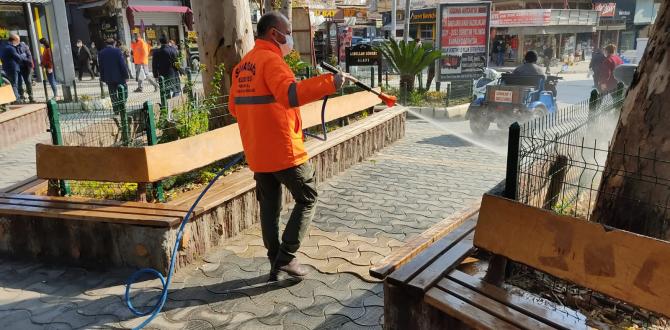 SAMANDAĞ BELEDİYESİ EKİPLERİ DEZENFEKTE ÇALIŞMALARINI SÜRDÜRÜYORLAR