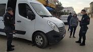 Kısıtlamada polis aracını gören çocuklar böyle kaçtı