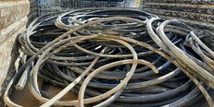 Çalıştıkları iş yerindeki kabloları çalıp sattılar