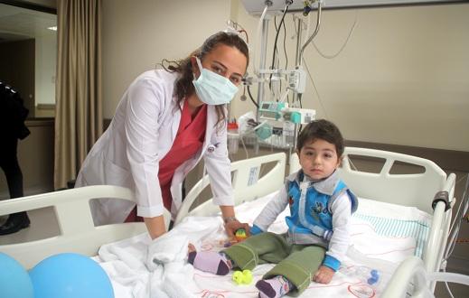 Devletin şefkati minik İlayda’yı ayaklandırdı