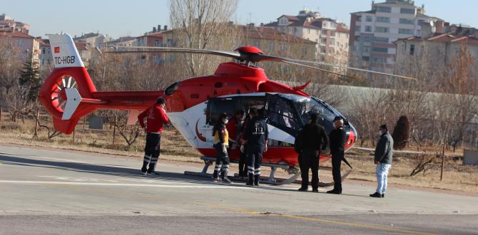 Ambulans helikopterlerin 21 günlük bebeği hayatta tutma yarışı