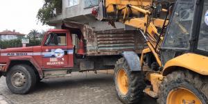 SAMANDAĞ’DA TEMİZLİK ÇALIŞMALARI ARALIKSIZ DEVAM EDİYOR