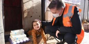 Savaşın çocuklarına şefkat eli