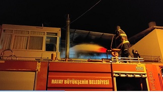 Samandağ’da ev yangını korkuttu